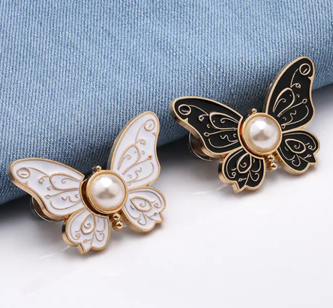 Elegant Pearl Butterfly Brooch Pin – Vintage Enamel Lapel Accessory